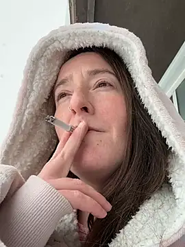 Snapshot of Mini_And_The_Bear chatting on February 2026 07:43:01 PM Mini And The Bear online show from February 2026 07:43:01 PM