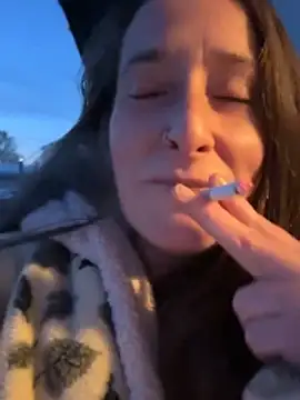 Mini And The Bear online show from March 2026 12:27:02 AM