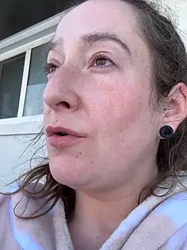 Mini And The Bear online show from March 2026 01:59:01 PM