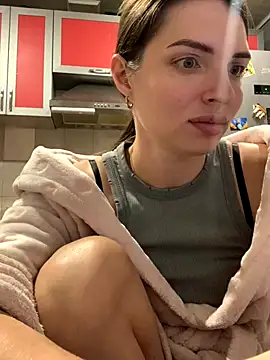 SeducingYoghourt online show from November 2025 05:02:01 PM