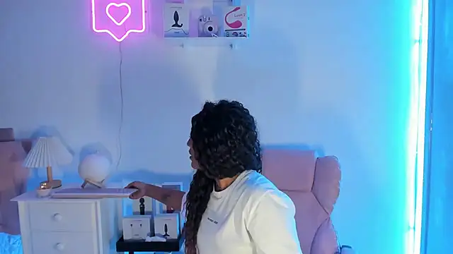 Kaiisa  online show from December 2024 10:13:01 PM