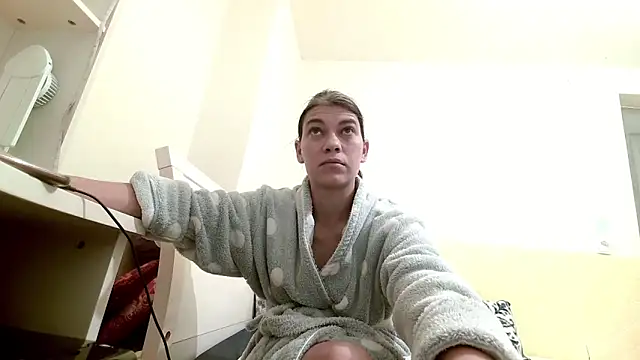 Snapshot of MercyLove chatting on December 2024 04:49:01 PM MercyLove online show from December 2024 04:49:01 PM