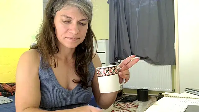 Snapshot of MercyLove chatting on October 2025 02:05:01 PM MercyLove online show from October 2025 02:05:01 PM