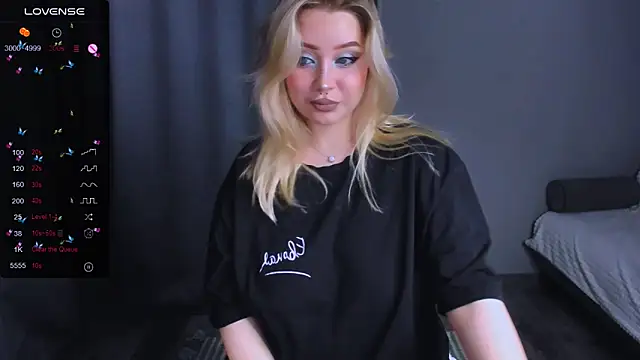 MonaLauu online show from November 2025 08:24:02 PM