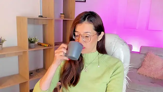 Snapshot of Antonnella_3 chatting on September 2025 12:43:01 PM Antonnella 3 online show from September 2025 12:43:01 PM