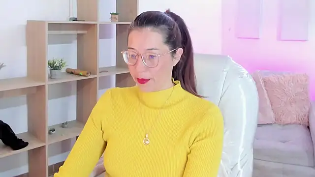 Snapshot of Antonnella_3 chatting on October 2025 12:14:02 PM Antonnella 3 online show from October 2025 12:14:02 PM