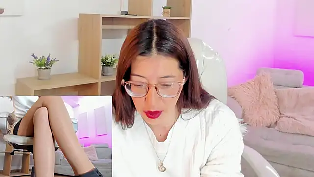 Snapshot of Antonnella_3 chatting on October 2025 12:24:02 PM Antonnella 3 online show from October 2025 12:24:02 PM