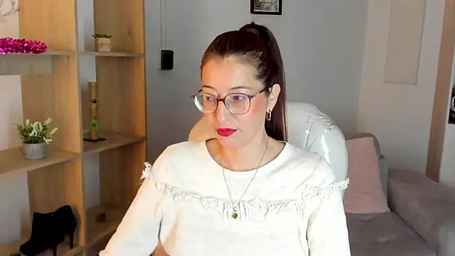 Snapshot of Antonnella_3 chatting on November 2025 12:44:02 PM Antonnella 3 online show from November 2025 12:44:02 PM