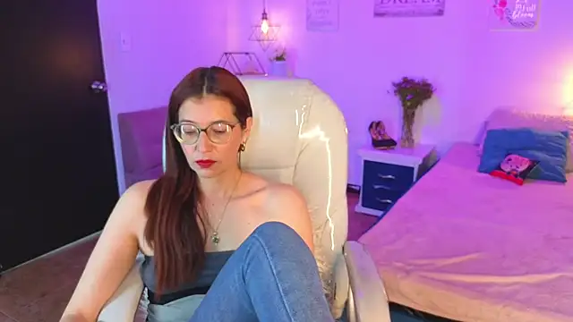 Snapshot of Antonnella_3 chatting on November 2025 12:14:02 AM Antonnella 3 online show from November 2025 12:14:02 AM