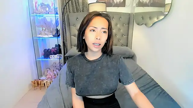 reighnempress online show from January 2026 04:49:01 AM