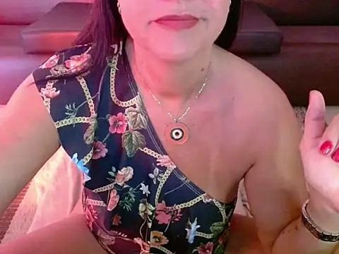 Linda1975 online show from December 2025 11:06:01 AM