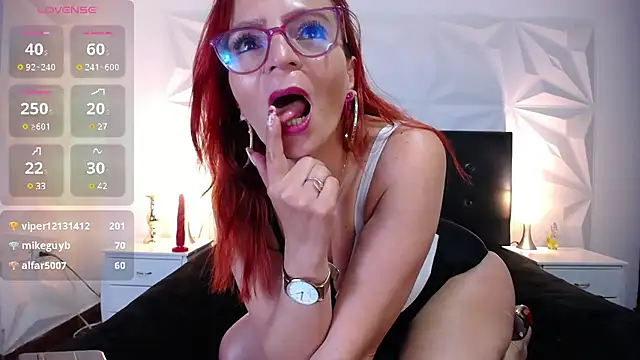 Snapshot of Miss_ellien chatting on February 2025 05:26:02 PM Miss ellien online show from February 2025 05:26:02 PM