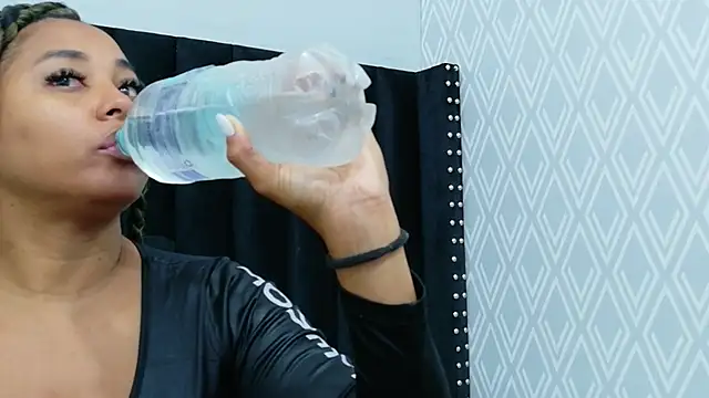 colombiamommy online show from April 2026 12:27:02 PM