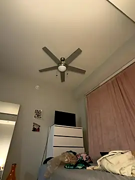 Snapshot of TilaTotti chatting on November 2025 03:39:02 AM TilaTotti online show from November 2025 03:39:02 AM