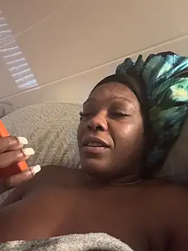 Snapshot of TilaTotti chatting on December 2025 07:53:02 PM TilaTotti online show from December 2025 07:53:02 PM