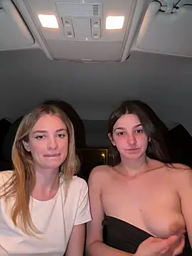 DoriDeluxe66 online show from March 2025 07:35:01 PM