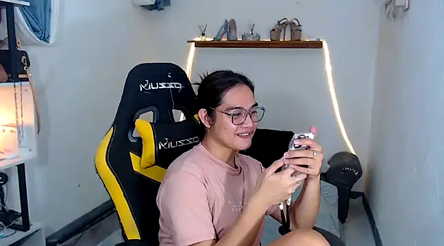 Snapshot of MarieLoveGlamorous chatting on February 2025 03:05:02 PM MarieLoveGlamorous online show from February 2025 03:05:02 PM