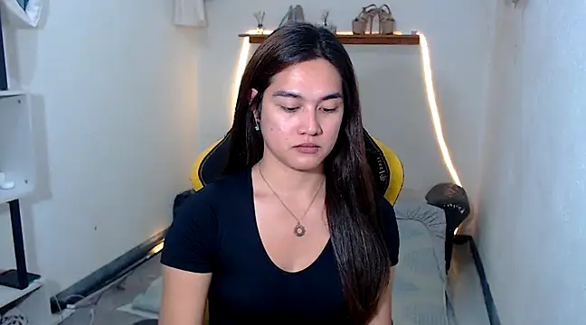 Snapshot of MarieLoveGlamorous chatting on March 2025 11:36:02 AM MarieLoveGlamorous online show from March 2025 11:36:02 AM