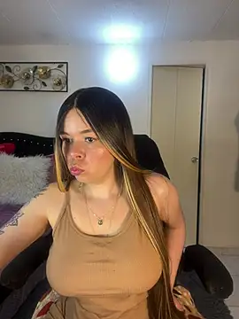 Snapshot of carolina16love chatting on April 2026 06:12:01 PM carolina16love online show from April 2026 06:12:01 PM
