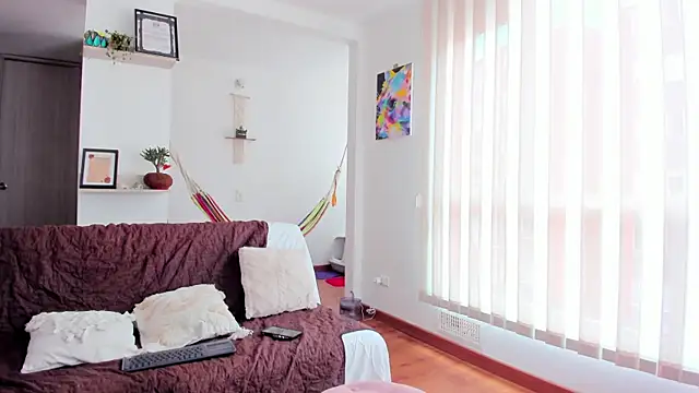 karlye 5 online show from February 2025 04:48:02 PM