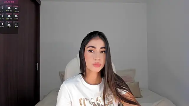 Snapshot of RebeccaBaxter chatting on January 2025 12:05:01 AM RebeccaBaxter online show from January 2025 12:05:01 AM