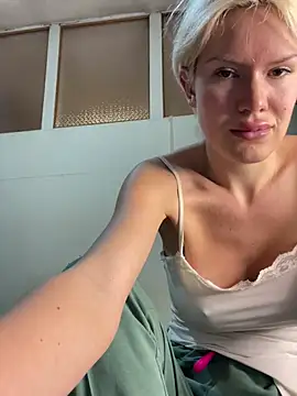 Keylili online show from April 2026 07:00:01 PM