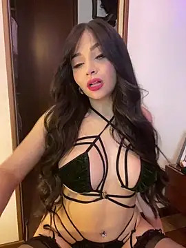 Snapshot of KateLatorre chatting on December 2024 12:02:01 AM KateLatorre online show from December 2024 12:02:01 AM