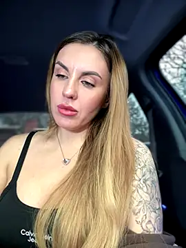 Kalli Fornia online show from November 2025 09:48:02 AM