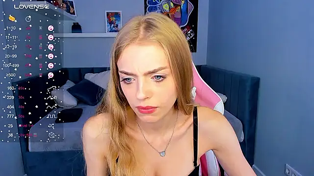 Snapshot of sayl0r_moon chatting on December 2024 12:30:01 AM sayl0r moon online show from December 2024 12:30:01 AM