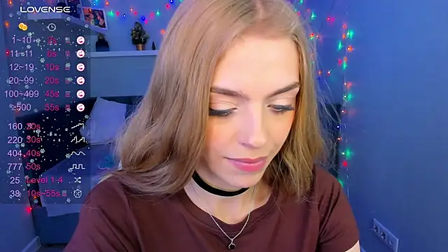 Snapshot of sayl0r_moon chatting on December 2024 02:33:01 AM sayl0r moon online show from December 2024 02:33:01 AM