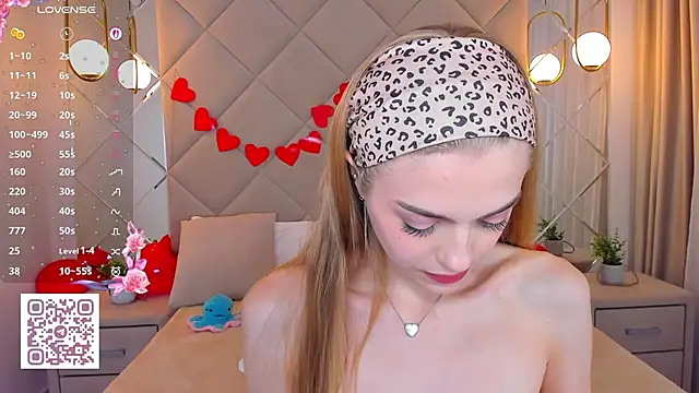 Snapshot of sayl0r_moon chatting on February 2025 03:26:02 AM sayl0r moon online show from February 2025 03:26:02 AM