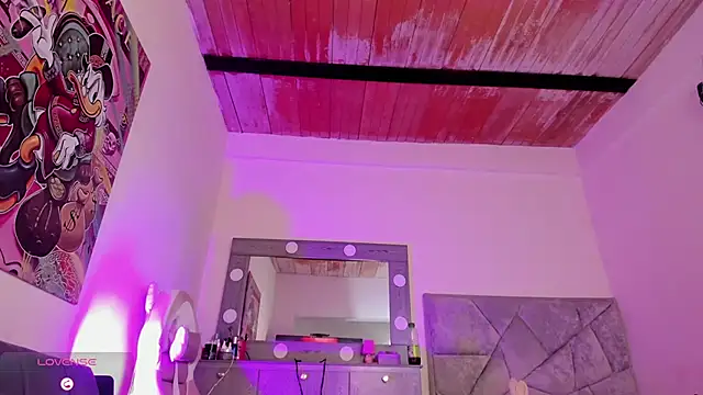 Snapshot of Sweet_Cinthia chatting on December 2025 05:51:02 PM Sweet Cinthia online show from December 2025 05:51:02 PM