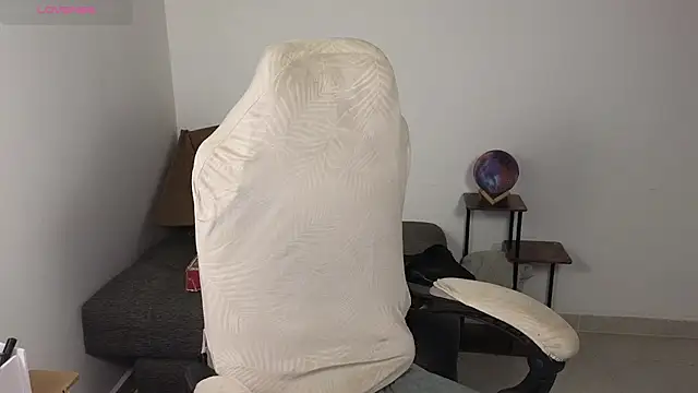 blue  moon  online show from October 2025 05:20:02 AM