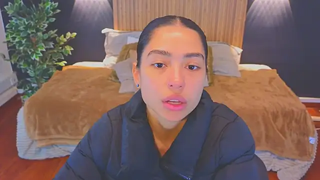 Snapshot of samantha_bss chatting on January 2025 02:42:01 PM samantha bss online show from January 2025 02:42:01 PM