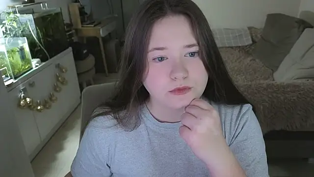 remirann  online show from March 2026 03:50:01 PM