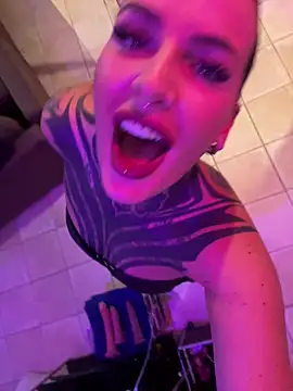 InkedBiitch online show from November 2025 03:56:01 PM