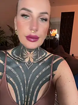 Snapshot of InkedBiitch chatting on April 2026 05:43:01 AM InkedBiitch online show from April 2026 05:43:01 AM