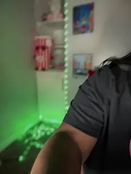 Snapshot of NikkiNoelanii chatting on February 2025 04:17:02 AM NikkiNoelanii online show from February 2025 04:17:02 AM