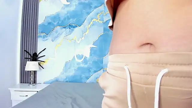 Snapshot of Kylieandjhonny chatting on October 2025 07:49:01 PM Kylieandjhonny online show from October 2025 07:49:01 PM