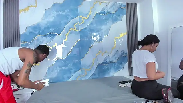 Snapshot of Kylieandjhonny chatting on November 2025 09:32:01 PM Kylieandjhonny online show from November 2025 09:32:01 PM