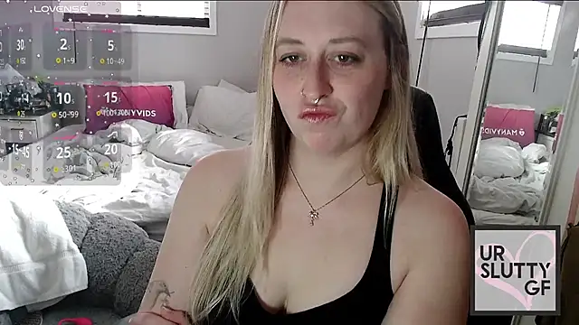 Snapshot of ursluttygf chatting on December 2024 06:06:01 PM ursluttygf online show from December 2024 06:06:01 PM