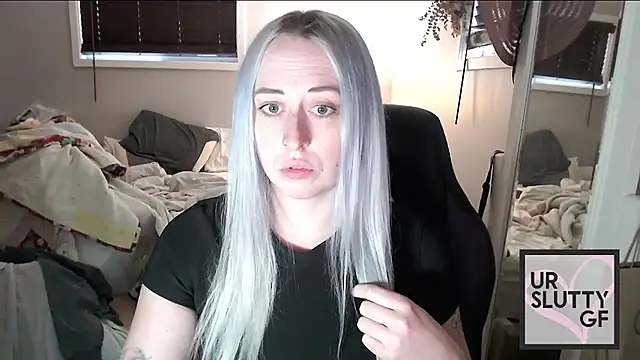 Snapshot of ursluttygf chatting on November 2025 10:07:02 PM ursluttygf online show from November 2025 10:07:02 PM