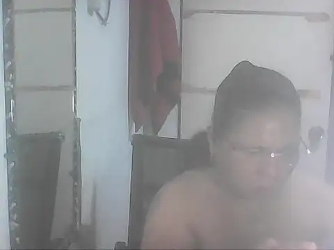 Snapshot of hotwet_mama4uxx chatting on November 2025 02:45:02 PM hotwet mama4uxx online show from November 2025 02:45:02 PM