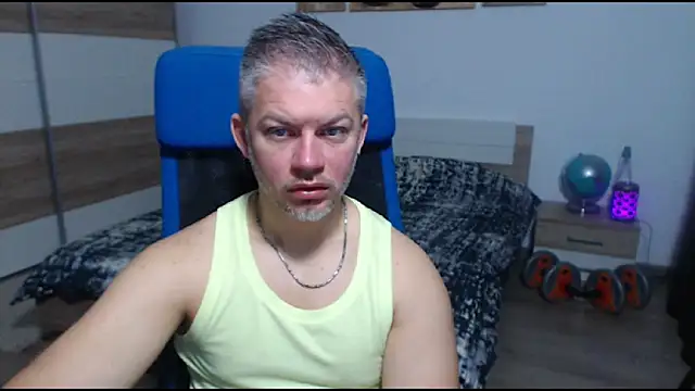 RobbyShawz online show from October 2025 05:42:02 AM