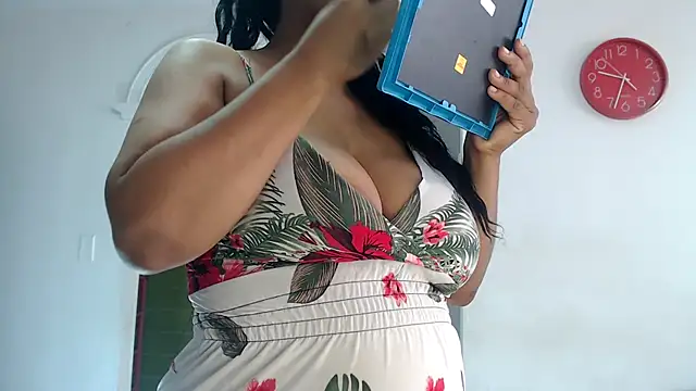 Natashariley1 online show from May 2026 02:33:01 PM