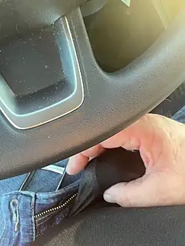 Snapshot of Cezar993 chatting on December 2024 01:39:02 PM Cezar993 online show from December 2024 01:39:02 PM