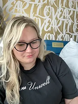 Snapshot of PiggyRose chatting on October 2025 09:03:02 PM PiggyRose online show from October 2025 09:03:02 PM