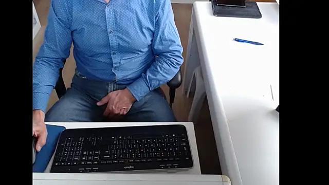 dutchpornking online show from October 2025 07:39:02 AM
