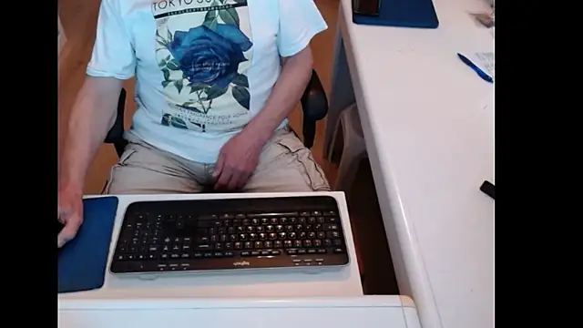 dutchpornking online show from June 2026 03:28:02 PM