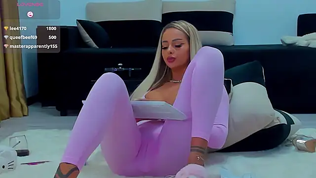 Snapshot of MelanieLexxx chatting on January 2025 09:20:01 PM MelanieLexxx online show from January 2025 09:20:01 PM